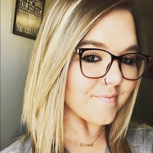 Meet your Posher, Alainee